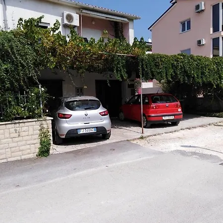 Guest house Mirijana Vinogradska 3*